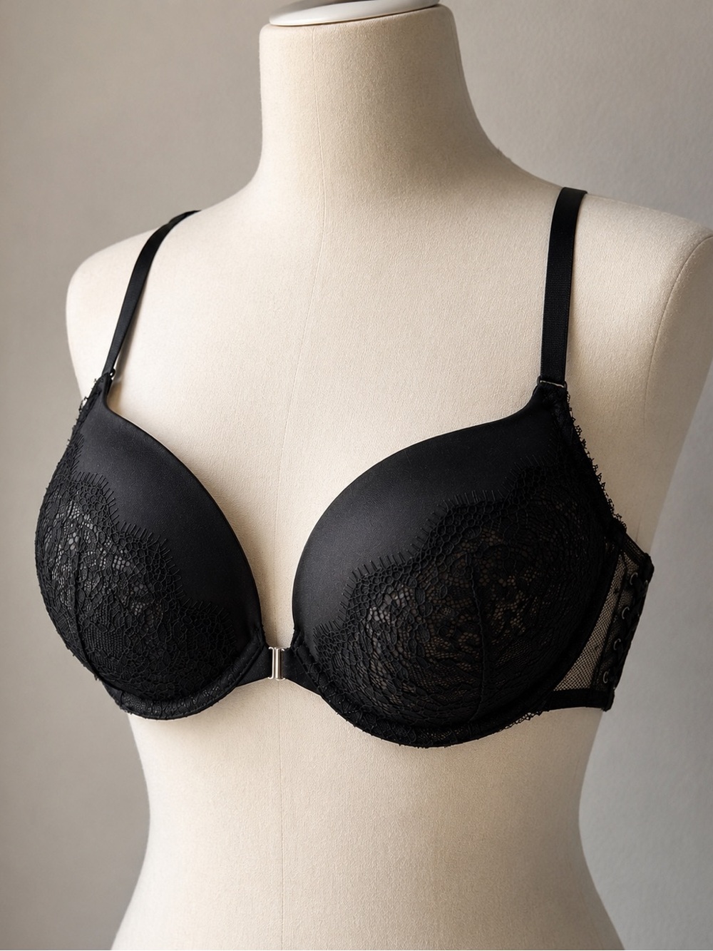 Victoria’s Secret 34C Black Lace Corset Plunge Bra Front Close